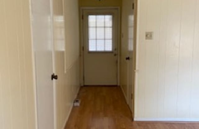 Photo of 4810 Robertson