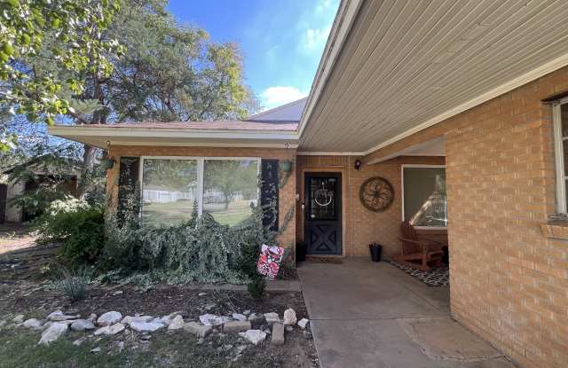 Photo of 2615 27th St