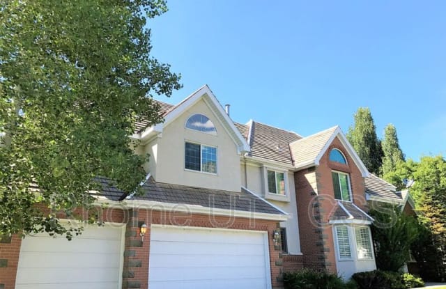 2041 E Windsor Oak Cove
