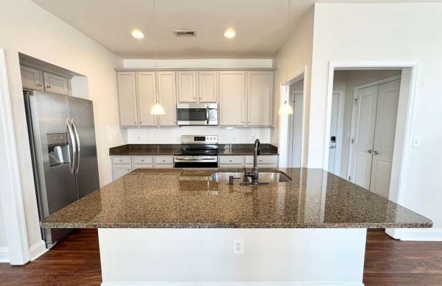 Photo of Beautiful 1-Bedroom Corner Unit - Just minutes from Uptown Charlotte!