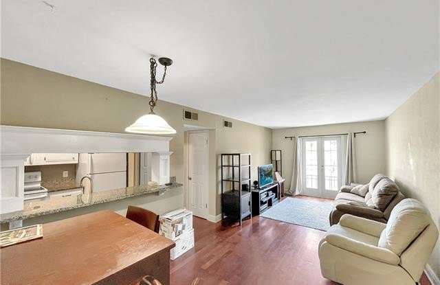 3625 ST. CHARLES Avenue