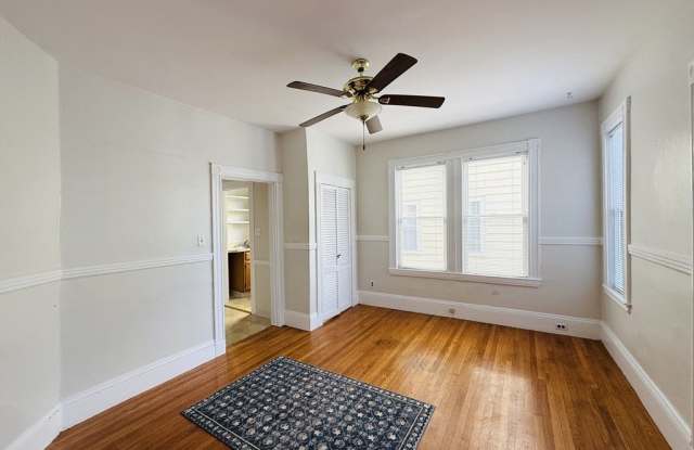 Photo of 35 Kingston St unit: 1