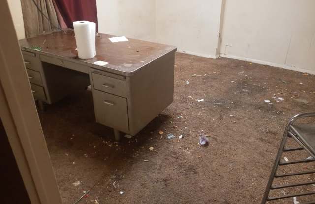 380 South Wagon Wheel Drive - 4