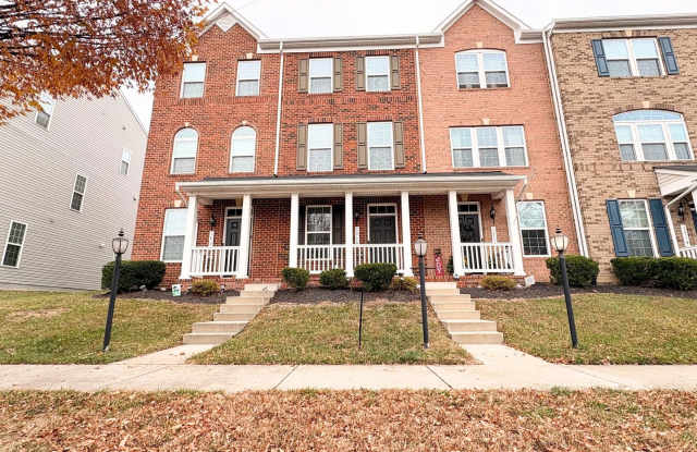 Photo of Woodbridge Townhouse- Easy commute to Quantico and Fort Belvoir