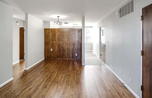 Spacious 2-Bed and 1-Bath Apartment in Millard!