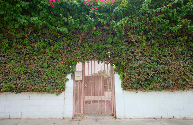 Photo of 1406 N. Serrano