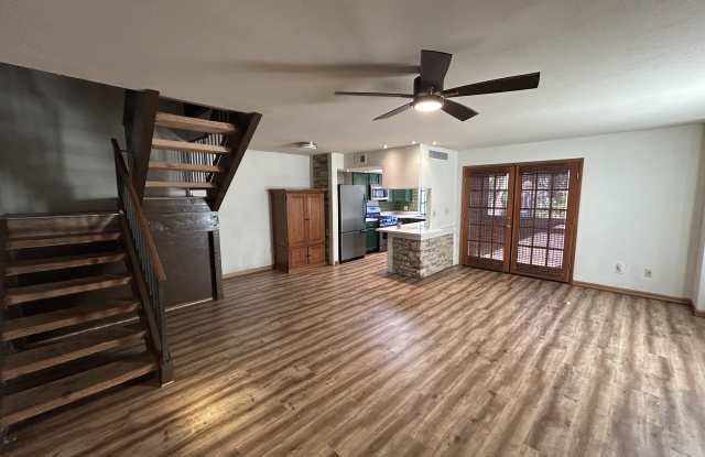 Photo of 5915 Laredo St