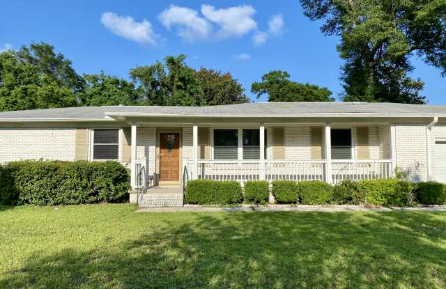 8260 Six Pence Dr