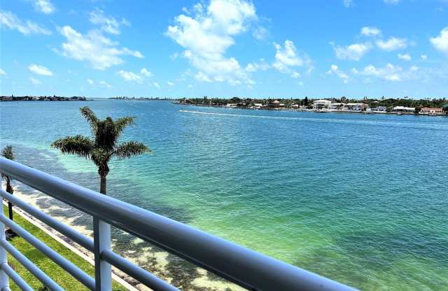 Gorgeous Updated Waterfront 2/2 Unfurnished Annual Condo - Bahia Del Mar - 6083 Bahia Del Mar Circle, St. Petersburg, FL 33715