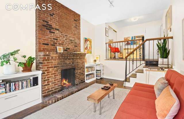 Photo of 344 West End Avenue