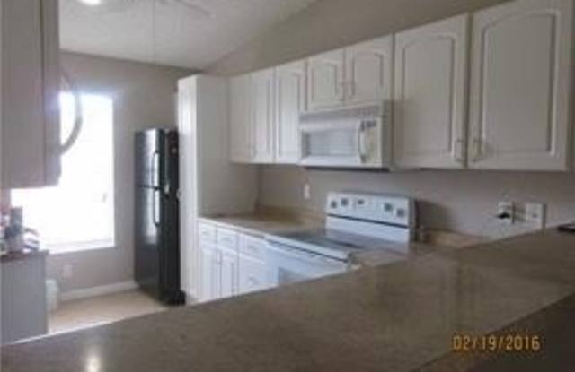330 Lakewood E