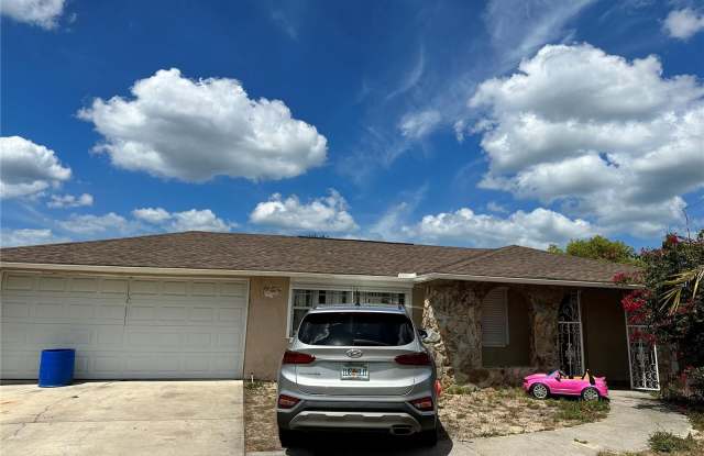 8743 HEMLOCK LANE