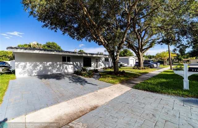 131 NW 72nd Way - 131 Northwest 72nd Way, Pembroke Pines, FL 33024