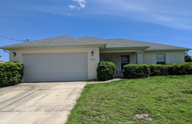 3010 30th St SW - 3010 30th Street Southwest, Lehigh Acres, FL 33976