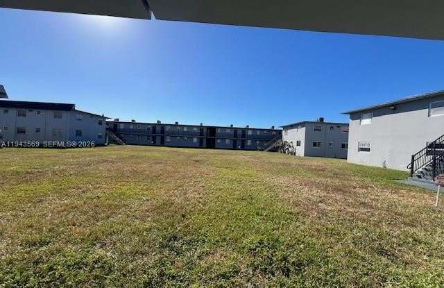 Photo of 4250 SW 67th Ave