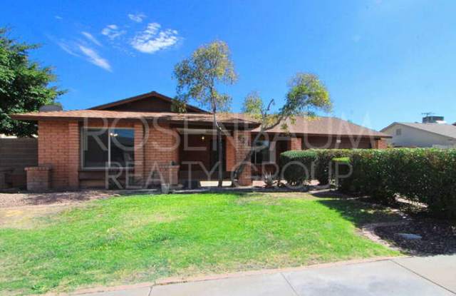 621 West Los Lagos Vista Avenue