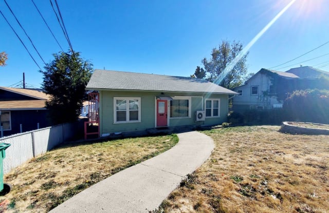 216 Pine Street - 216 Pine Street, Klamath Falls, OR 97601