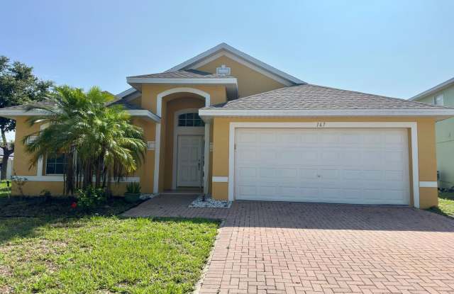 Photo of Fenced In 4/2 Haines City Home!