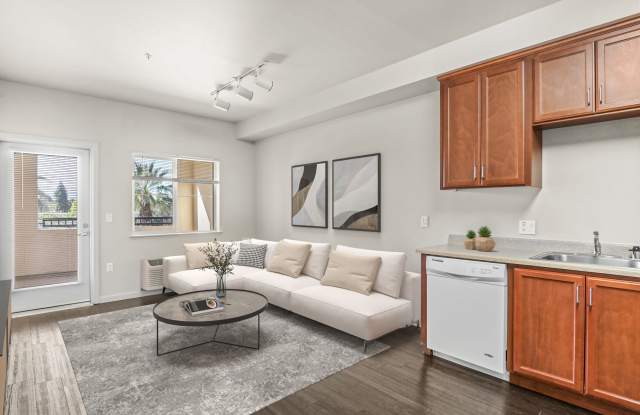 1535 W San Carlos St