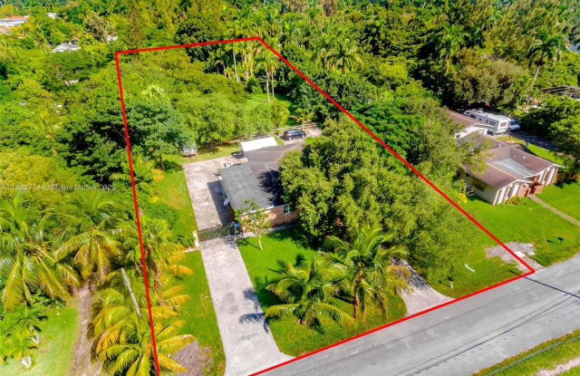 275 NE 152nd St - 275 Northeast 152nd Street, Golden Glades, FL 33162