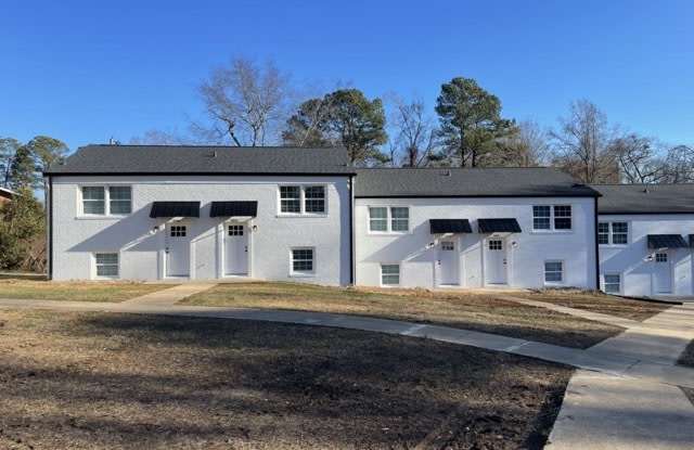 Photo of 2221 North Hills Drive