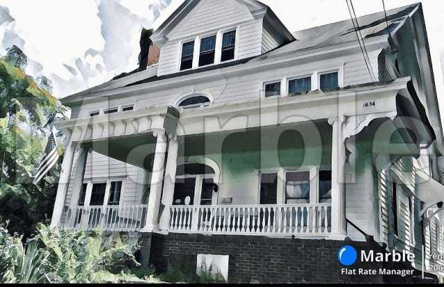 1636 James St