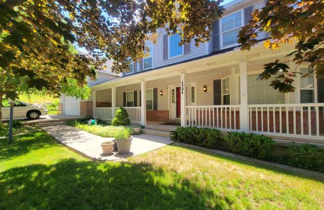 1394 East Annie Lace Way