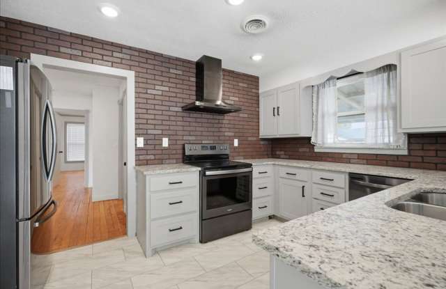 Beautiful 3 Bedroom 2 Bathroom in Idalou!