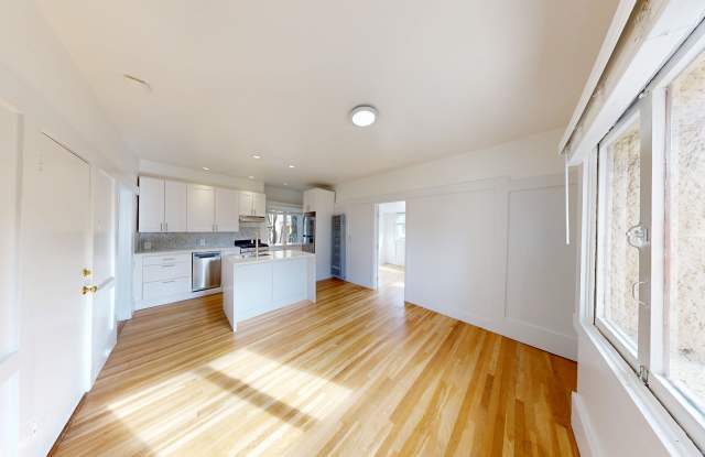 1077  Ashbury Sreeet