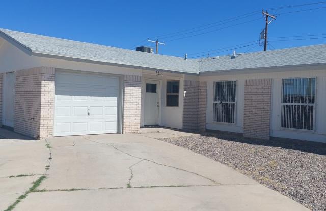 Welcome Home ! 3 bedroom 1 bath rental -DUPLEX - 2214 Cumbre Negra Street, El Paso, TX 79935