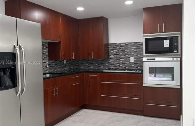 Photo of 7123 SW 115th Pl