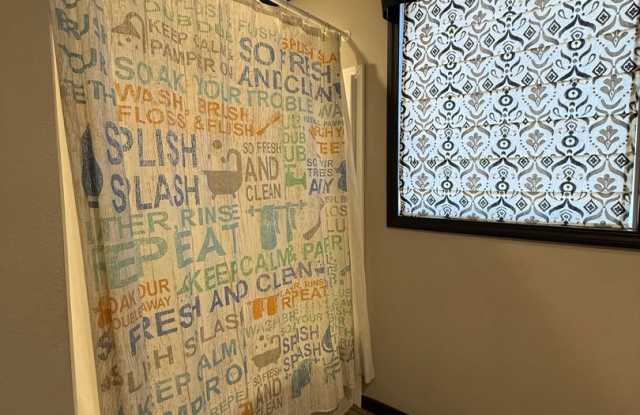 3 bed 2 bath Mountain Living home!