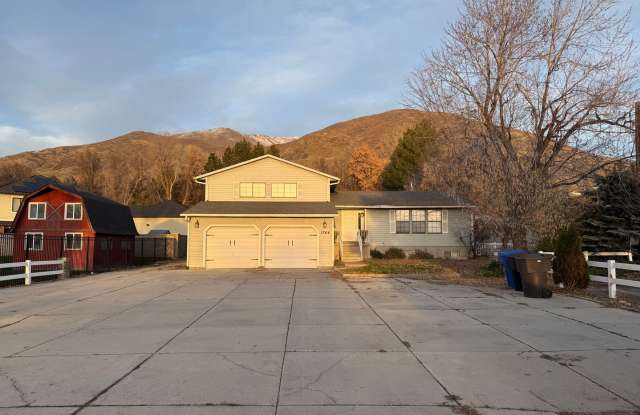 Beautiful home with lots of parking and central air