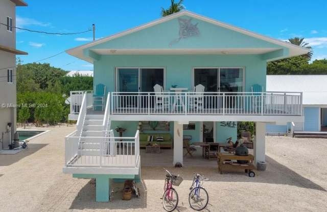 Photo of 246 Tavernier Dr