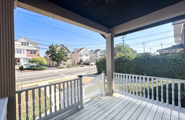 2717 Observatory Ave