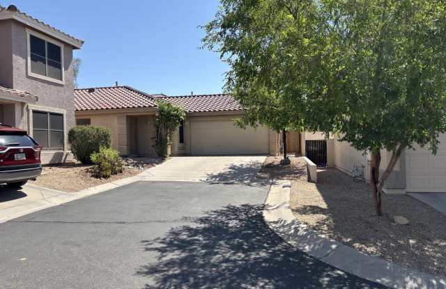 1722 W AMBERWOOD Drive