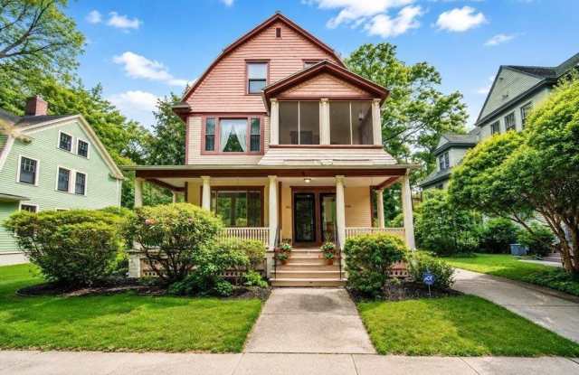 332 Forest Park Ave