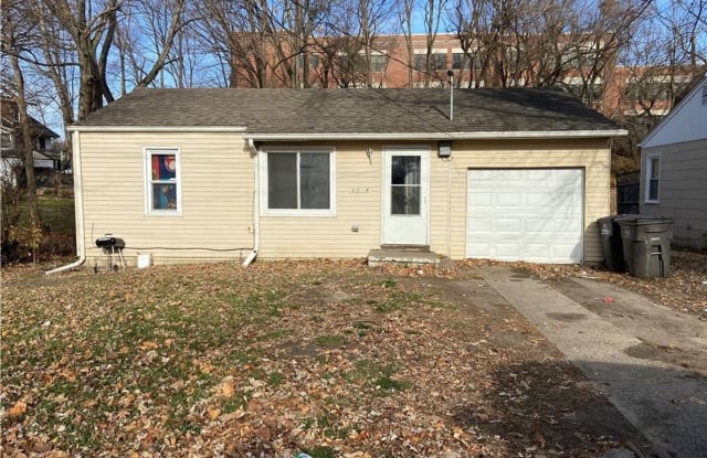 3316 Dubuque Ave - 3316 Dubuque Avenue, Des Moines, IA 50317