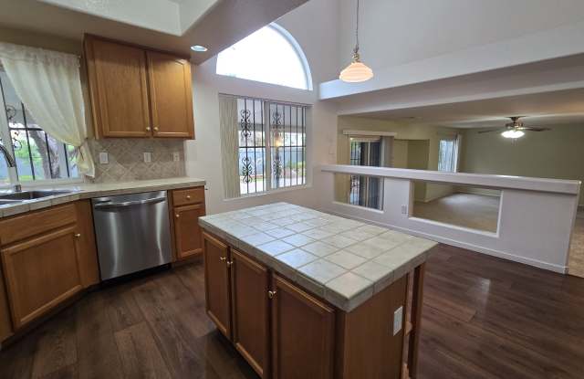 10140 Heron Island Avenue