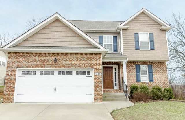 1844 Deerstand Dr - 1844 Deerstand Drive, Montgomery County, TN 37042