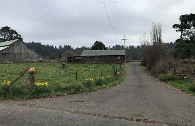 960 Crannell Road - 960 Crannell Road, Humboldt County, CA 95519