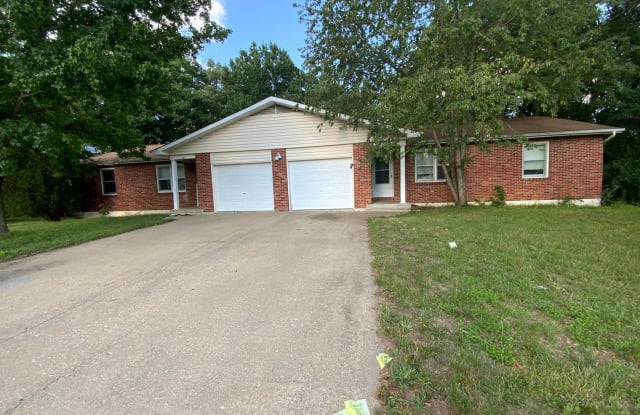 213 Briarcrast Ct - 213 Briarcrest Court, Columbia, MO 65203