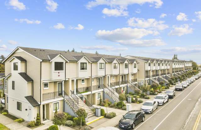 Allenmore Brownstones 2345 State Street - 202