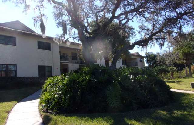 1689 Seascape Cir