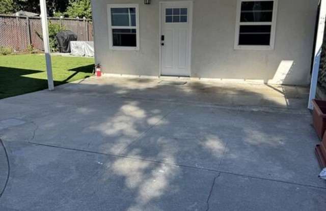 Photo of 446 N California St unit: Gh