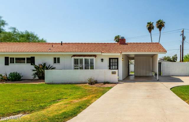 6925 E RANCHO VISTA Drive