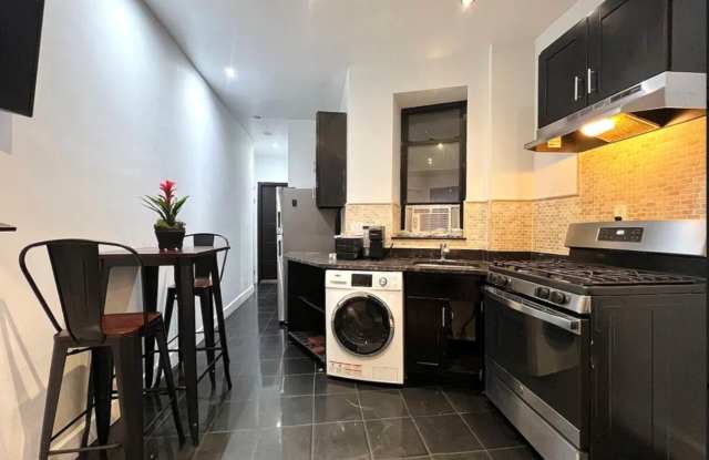 Photo of 21 W 106TH Street unit: 1A