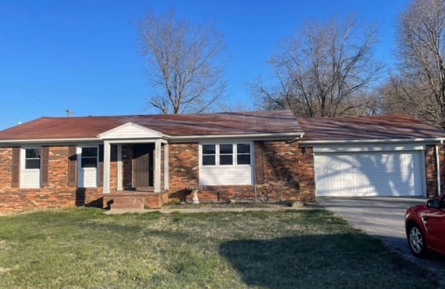 927 FAIRVIEW CIRCLE - 927 Fairview Circle, Radcliff, KY 40160