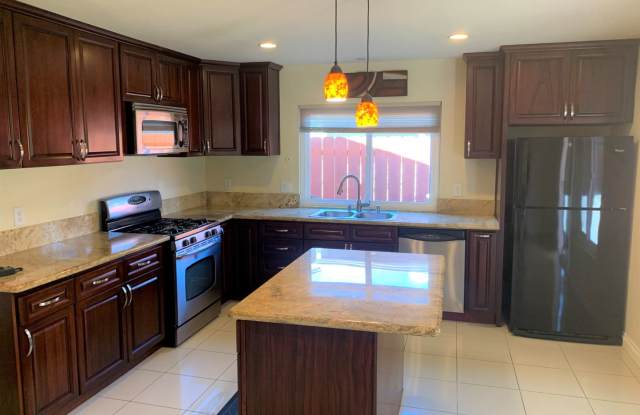 Charming Sorrento Mesa Home