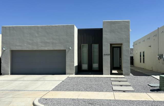 Photo of 10608 Hidden Palm Place